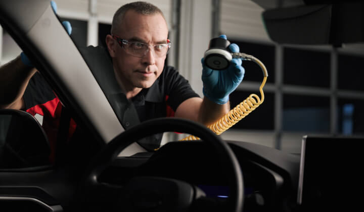 Windshield Repair | Cracked Auto Glass & Window Repair | Safelite